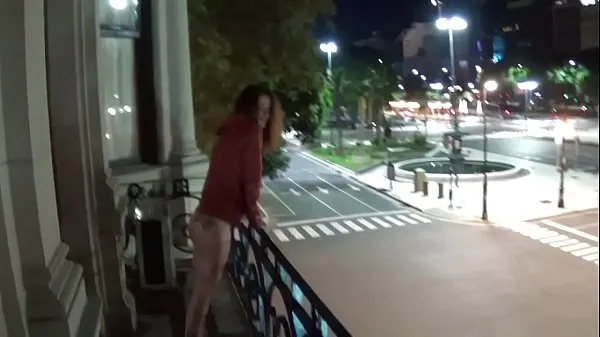 XXX Outdoor public pissing from a balcony in America megafilmy