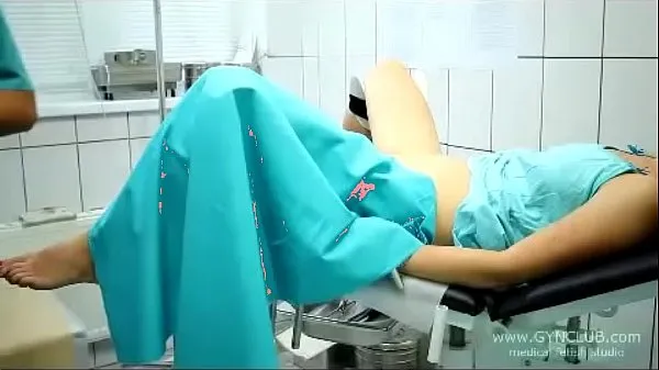 XXX beautiful girl on a gynecological chair (33 mega ταινίες