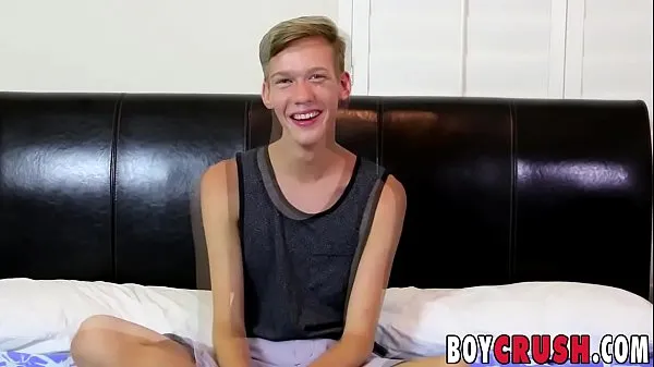 XXX Nasty twink Tyler tells us what he likes doing while fucking Filem mega