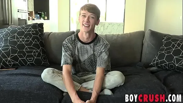 XXX Lovely American twink tugging his big dick ภาพยนตร์ขนาดใหญ่