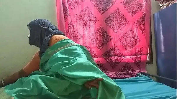 XXX desi indian horny tamil telugu kannada malayalam hindi cheating wife vanitha wearing saree showing big boobs and shaved pussy press hard boobs press nip rubbing pussy masturbation 메가 영화