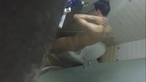 XXX Filming brother taking a bath 4 megaelokuvaa