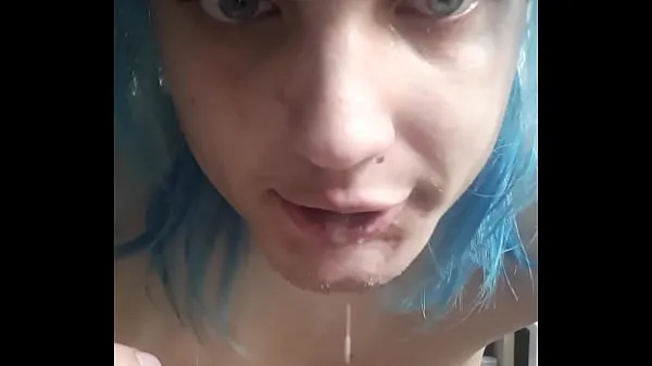 XXX Lindo femboy vomita varias veces megapelículas