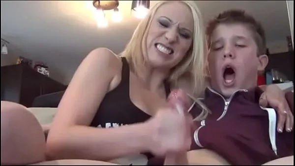 XXX Lucky being jacked off by hot blondes میگا موویز