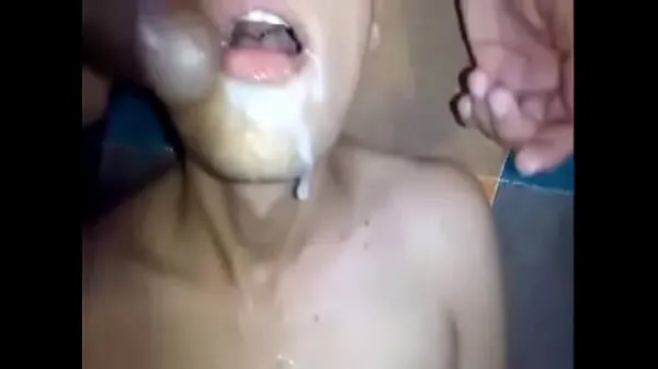 XXX Tomando leite direto da fonte أفلام ضخمة