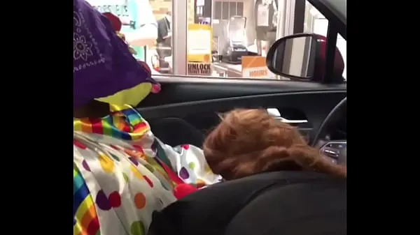 XXX Clown gets dick sucked while ordering food megaelokuvaa