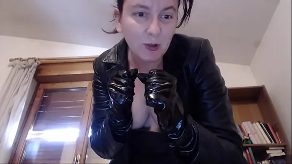 XXX Your Italian dominatrix dressed in leather strangles you and verbally and physically a. you 메가 영화