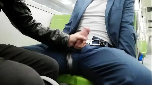 XXX Cruzando no metrô com um garoto envergonhado megafilmes