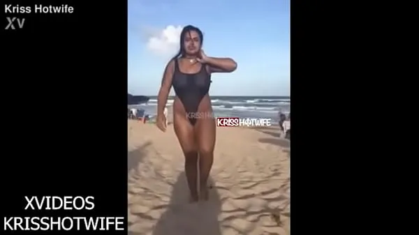 XXX Kriss Hotwife Se Exibindo Com Maiô Transparente Na Praia De Salvador میگا موویز