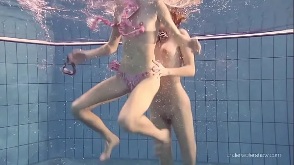 XXX Blonde und brünette Duna und Nastya Unterwasser-Süße Megafilme