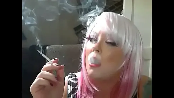 XXX Sweet BBW In A Wig Smoking A Cigarette mega ταινίες