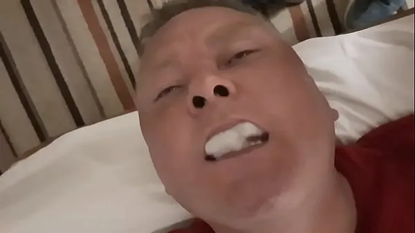 XXX Swallowing a load straight from his cock mega ταινίες