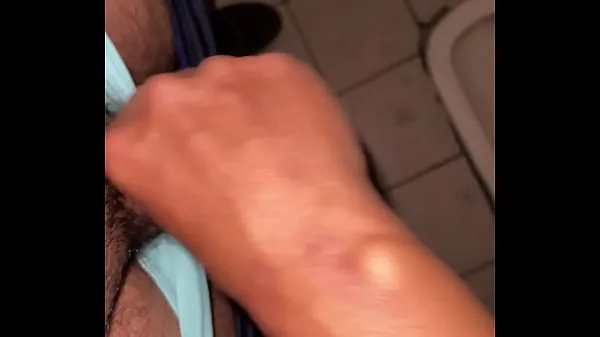 XXX HARD DICK CUM IN PUBLIC TOILET BY NICE HANDJOB mega ταινίες