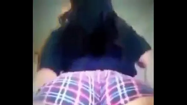 XXX Thick white girl twerking megafilmer