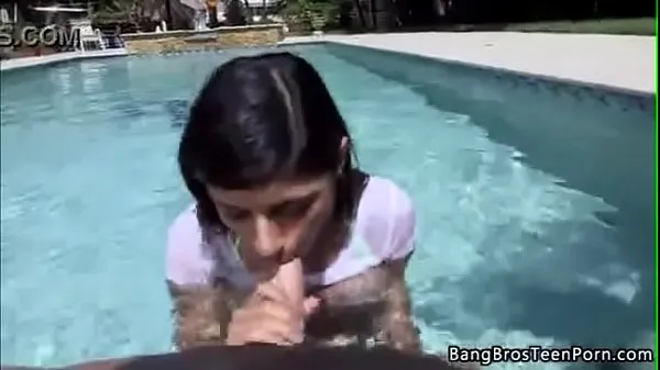 XXX Double D poolside fuck 1 मेगा मूवीज़